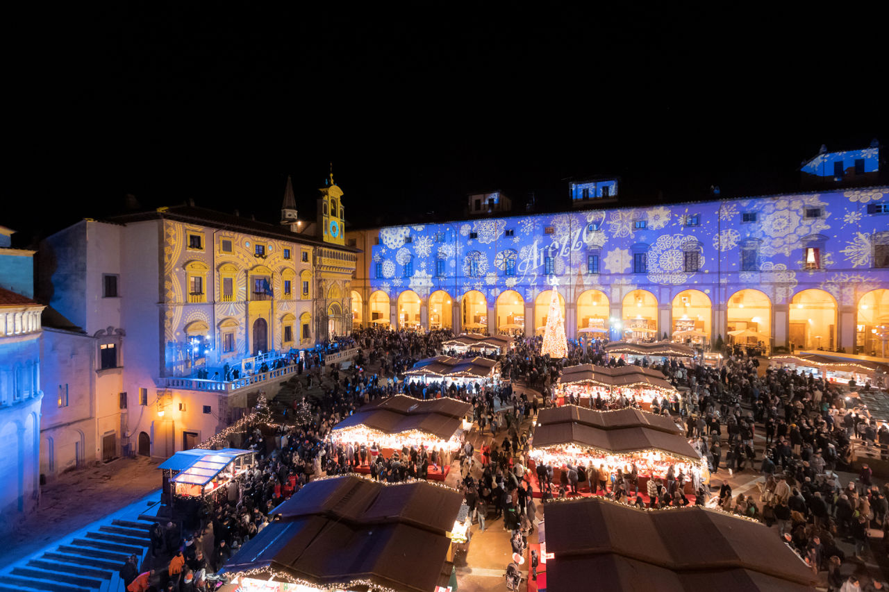 Christmas market stalls in Arezzo